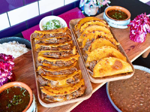 Que Fresa Taqueria + Bar (Wesley Heights) - Logo